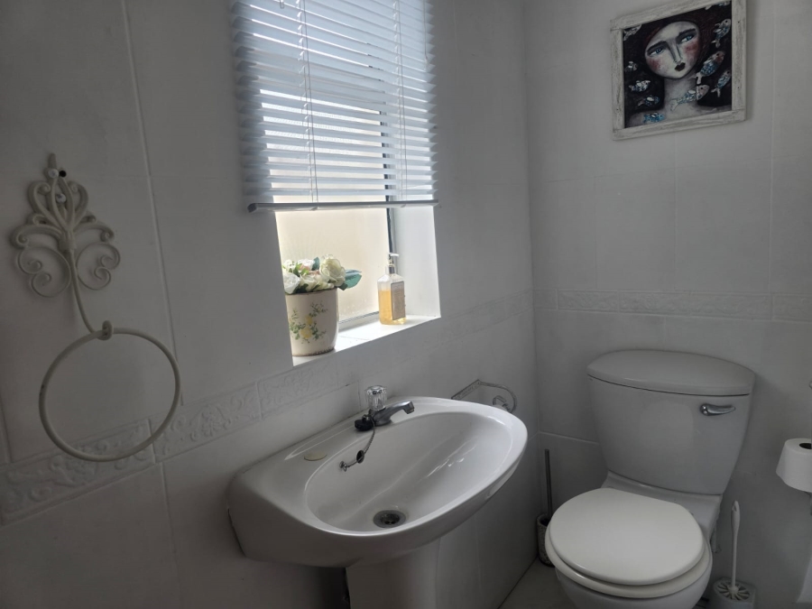 4 Bedroom Property for Sale in Royal Alfred Marina Eastern Cape